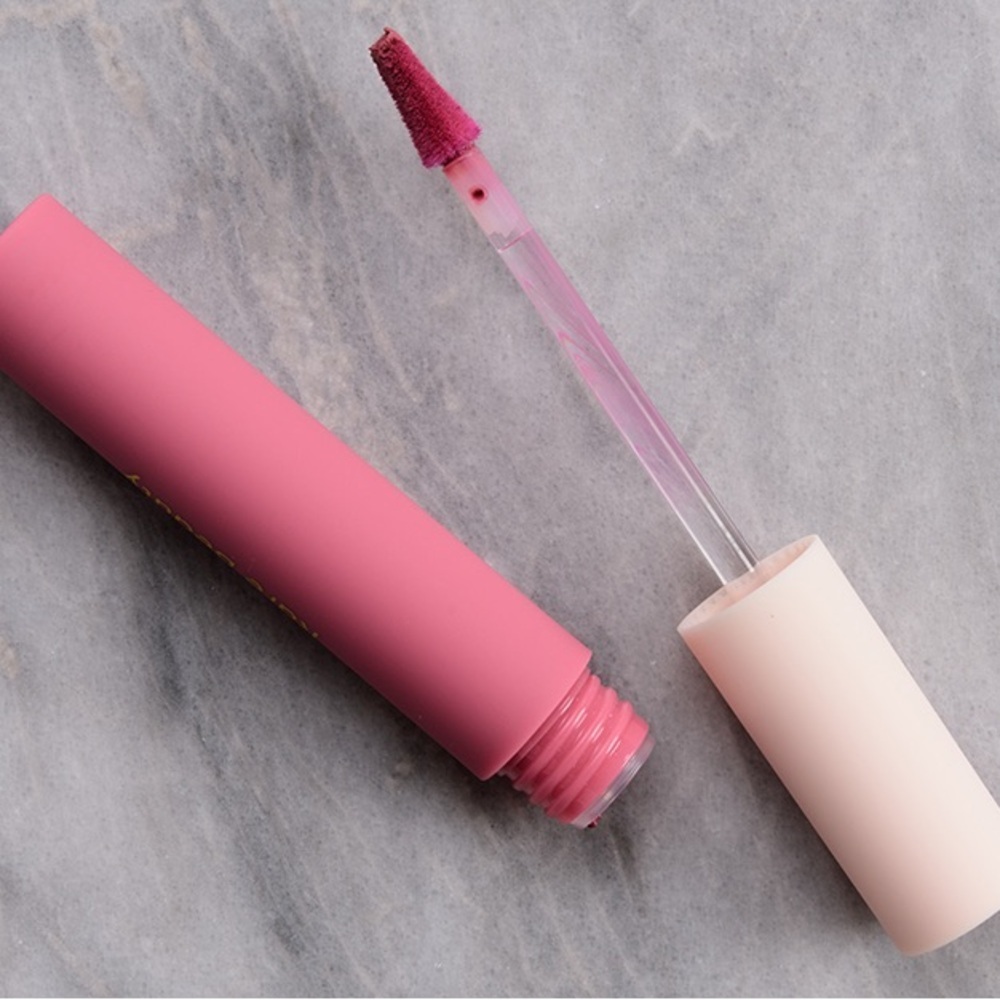 RARE BEAUTY LIP SOUFFLE MATTE CREAM LIPSTICK - CONFIDENT COLOR